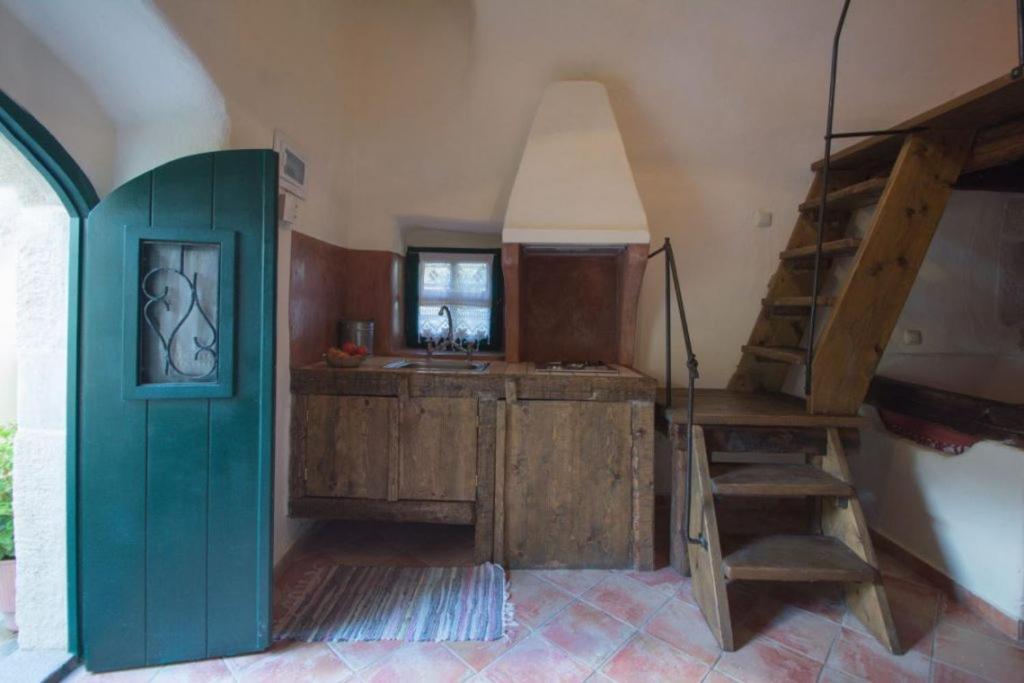 Abramis Rooms Mitáta Exteriör bild
